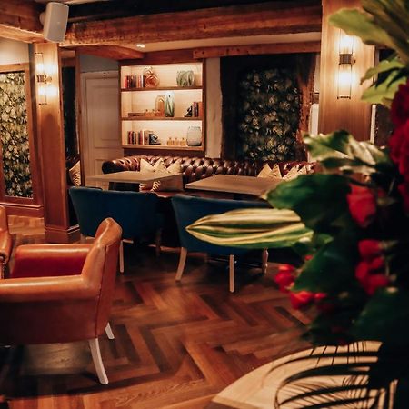 Lion & Swan Hotel كونغيلتون المظهر الخارجي الصورة The interior of the restaurant
