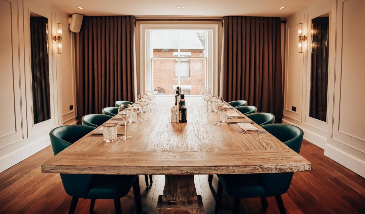 Lion & Swan Hotel كونغيلتون المظهر الخارجي الصورة The boardroom at the London Wine School
